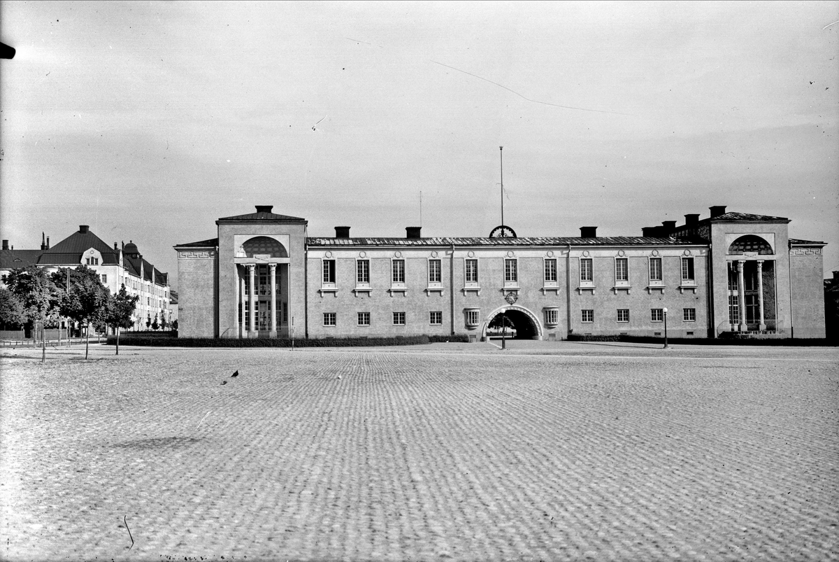 Vaksala Torg Med Vaksalaskolan, Fålhagen, Uppsala - Upplandsmuseet 