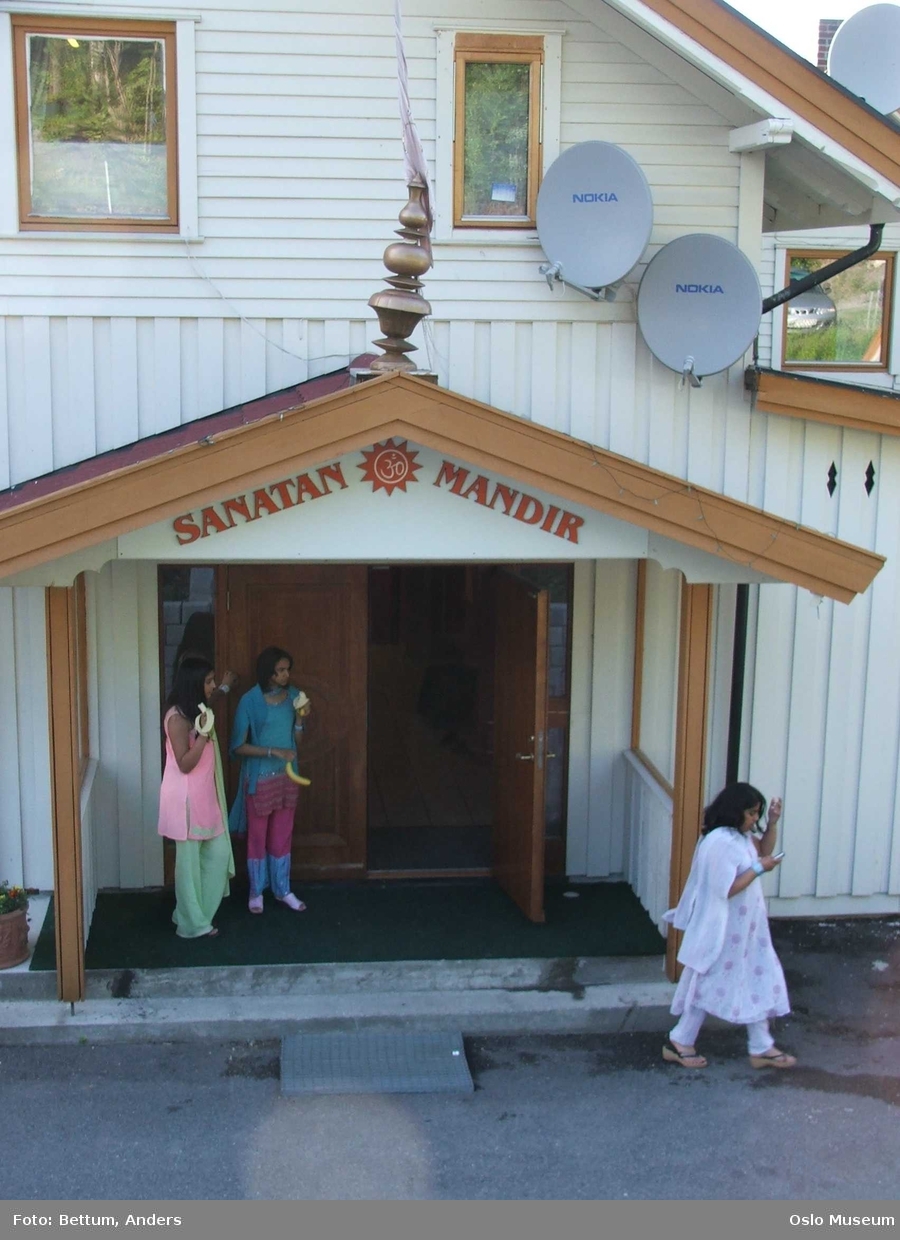 Hinduisme, Sanatan Mandir, tempel, eksteriør, trehus ...