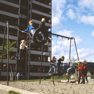Barna leker Haugen. Foto/Photo.