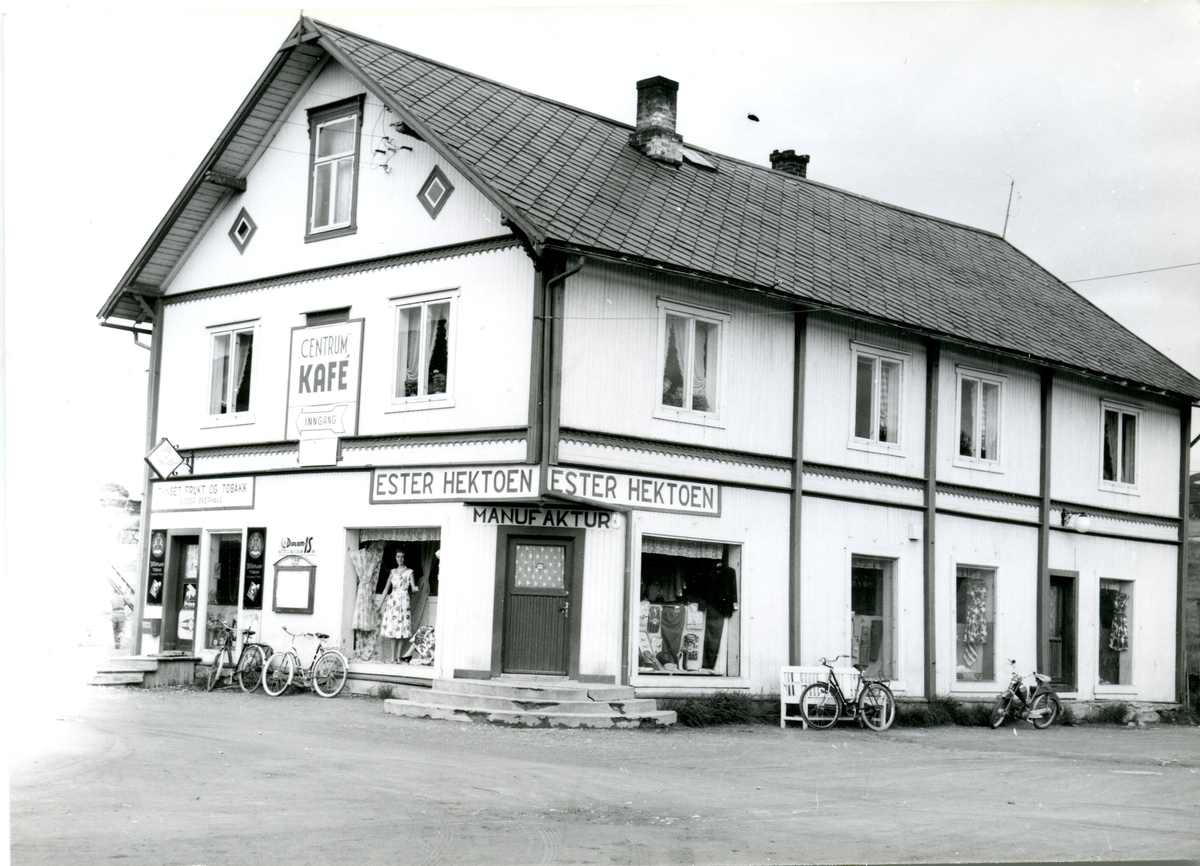 Butikkbygning. Foto/Photo.