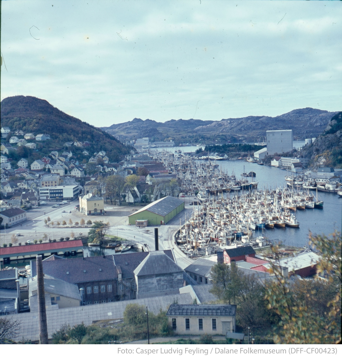 Egersund Sentrum Sett Fra Kr kefjellet Havna Full Av Fiskeb ter 