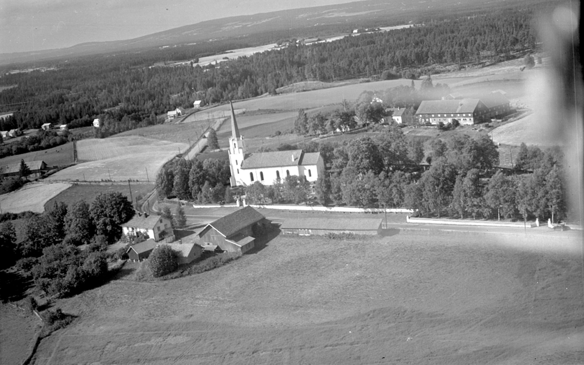KLOKKERGÅRDEN, LØTEN KIRKE, FLYFOTO - Anno Domkirkeodden ...