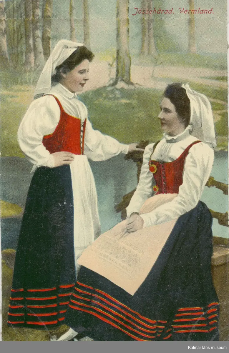 vykort-med-tv-kvinnor-med-folkdr-kter-fr-n-j-sseh-rad-i-v-rmland