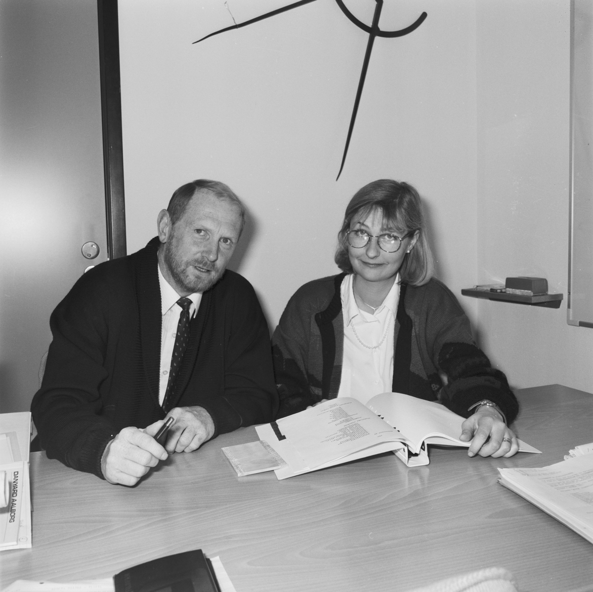 Jan Ottosson med besökande Prod. Tekn. Marinmuseum / DigitaltMuseum