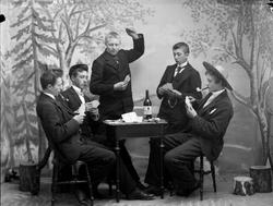 Fridtjof Jevne`s gruppe.Kortspill. 31/3. 1901.